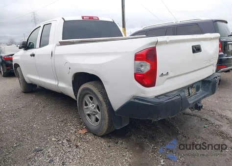 2017 Toyota Tundra Sr 5.7L V8 z USA, uszkodzony, nr VIN 5TFUW5F13HX625184